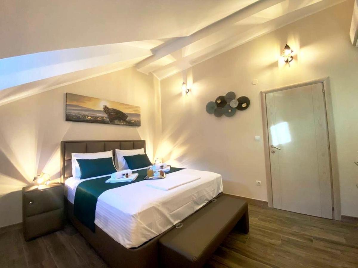 D & Sons Apartments โกตอร์ ภายนอก รูปภาพ