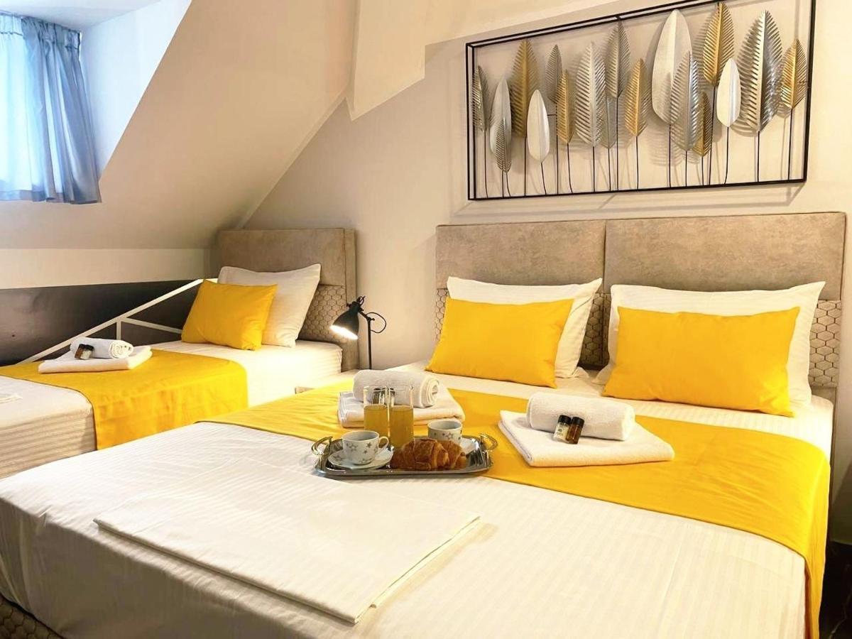D & Sons Apartments โกตอร์ ภายนอก รูปภาพ